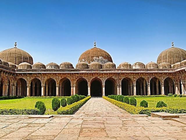 Jami Masjid & Ashrafi Mahal / जामी मस्जिद और अशरफी महल — Ujjain to Mandu Taxi Tour Stop