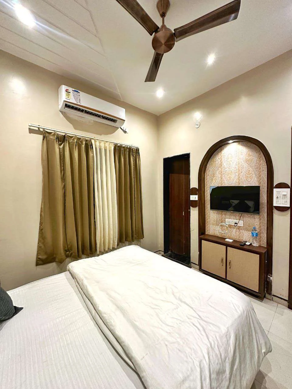 3 Star Hotels Room Photo 61